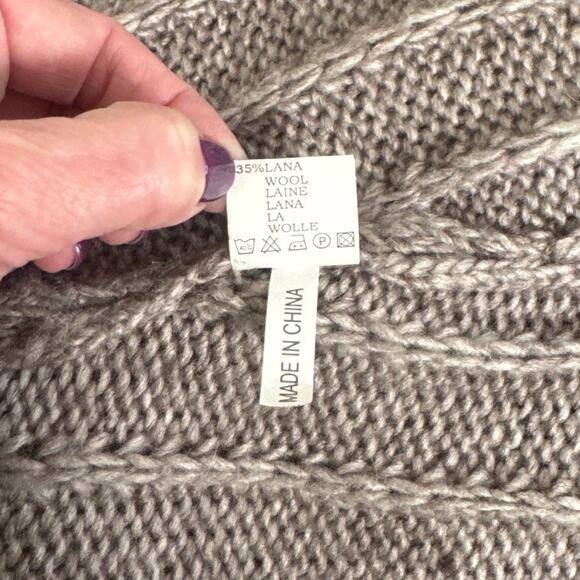 Vintage Taupe Gray Floral Faux Fur Trimmed Crochet Cardigan Toggle Closure XS/S - Picture 8 of 8